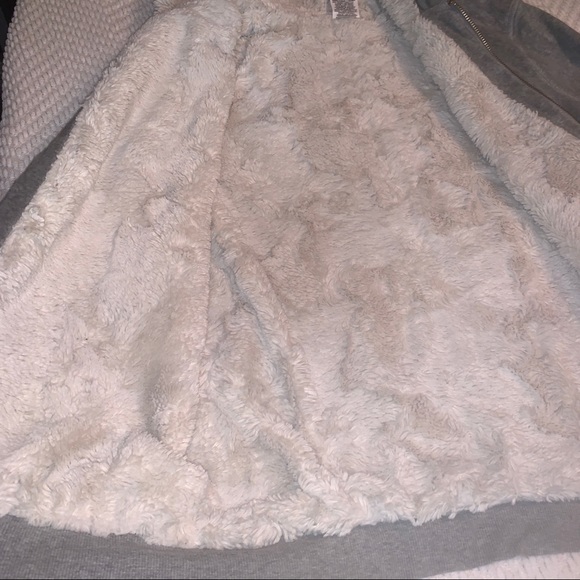 VS PINK fur lined zip up sweater grey velour - Picture 5 of 8